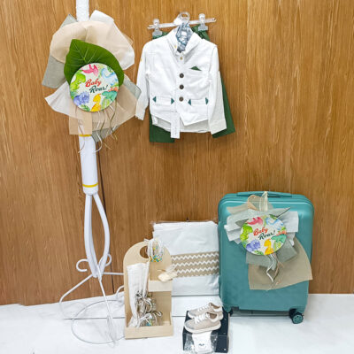 Ολοκληρωμένο πακέτο βάπτισης Guy Laroche “δεινόσαυροι” 290€